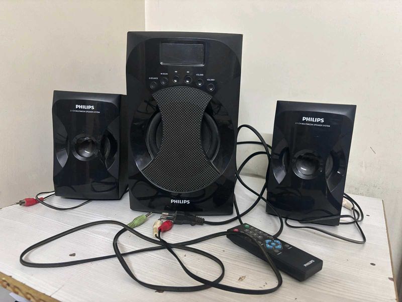 Philips 2.1 Multimedia Speaker System