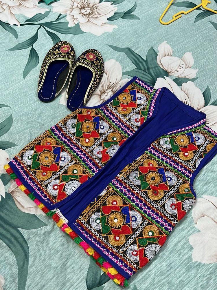 Embroidered Blue Ethnic Vest with Matching Juttis