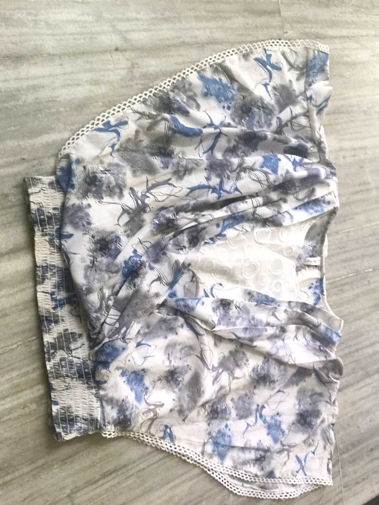 Blue &amp; White Floral Print Top