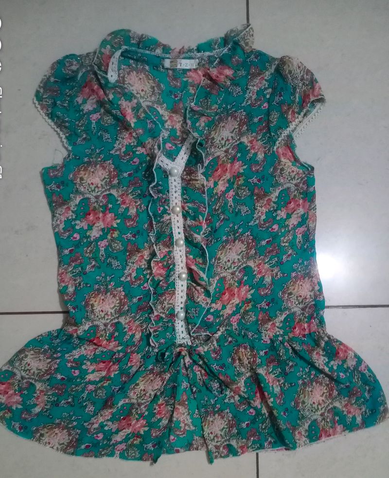 Floral Print RRuffle Top