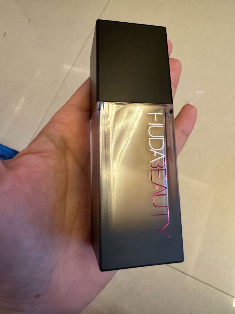 NEW! Huda Beauty Foundation - Creme Brulee 150G