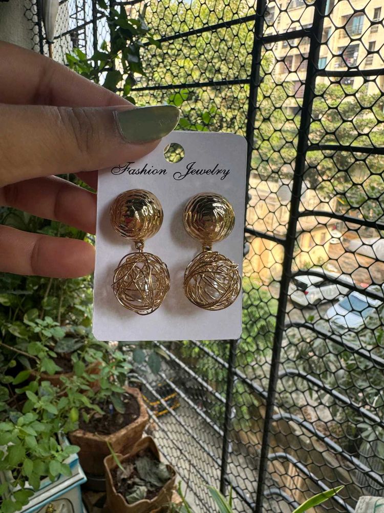 PACK OF 1 EARRINGS