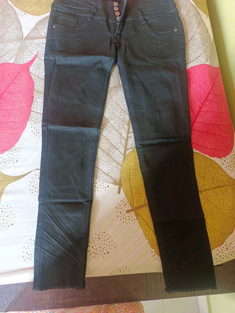 Black Jeans Girl