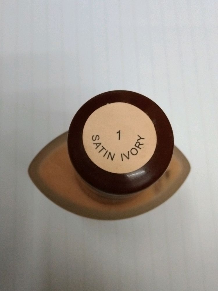 Olivia Liquid Foundation Satin Finish