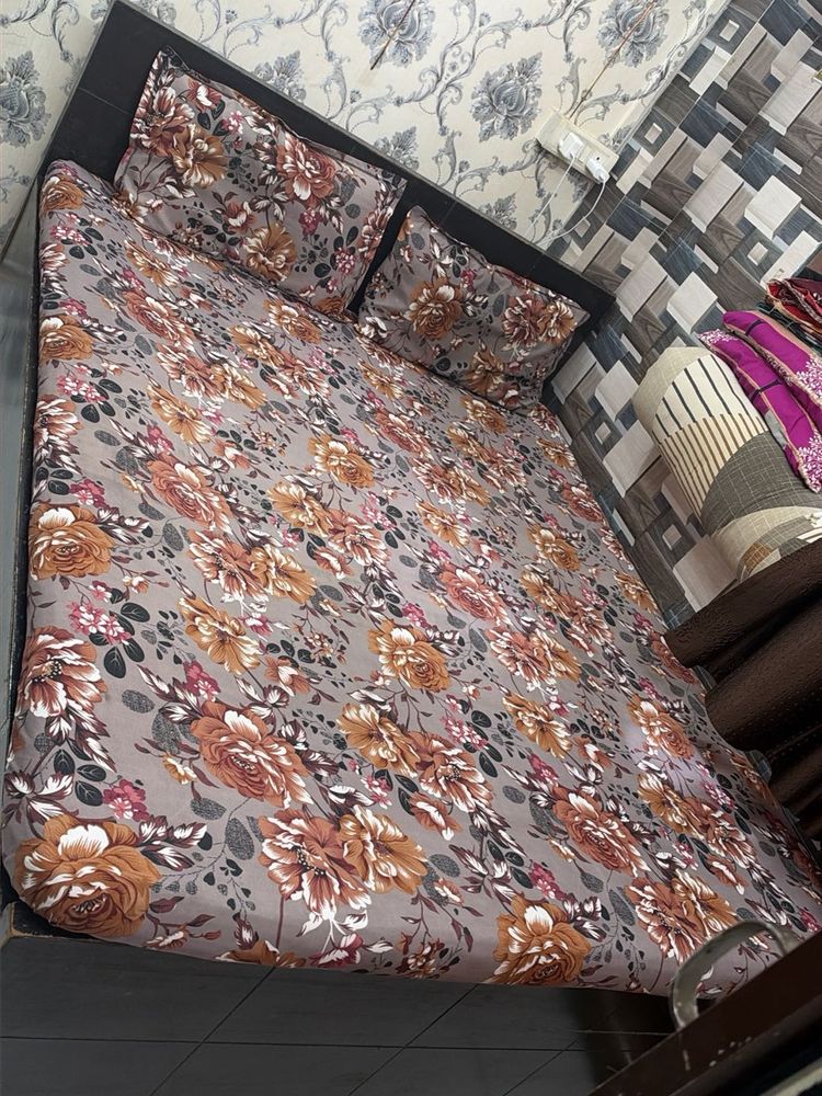 Floral Print Bedsheet Set