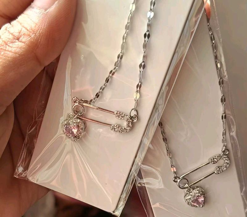 •°`Safety Pin With Heart Necklace