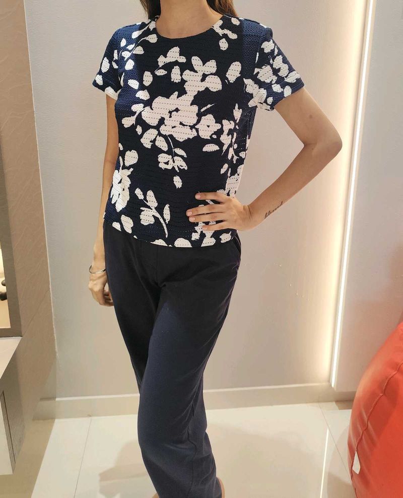 H&amp;M Floral Textured Top - S