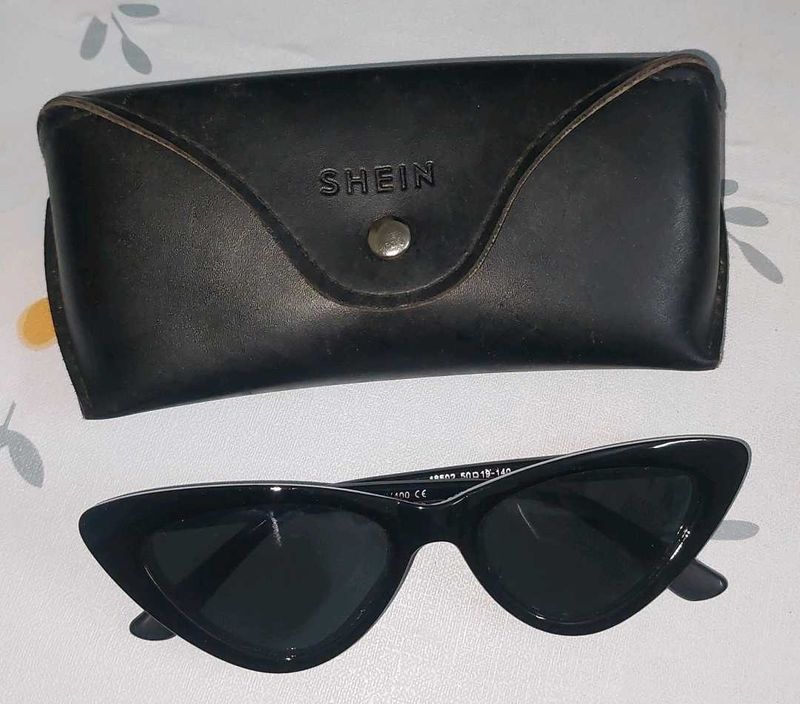 Shein Black Cat Eye Sunglasses With Case