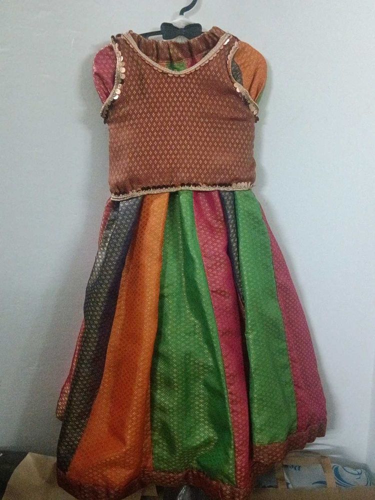 16 kali Lehenga Choli Dupatta Set