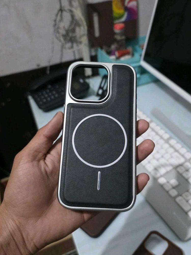 Protective iPhone Case with MagSafe