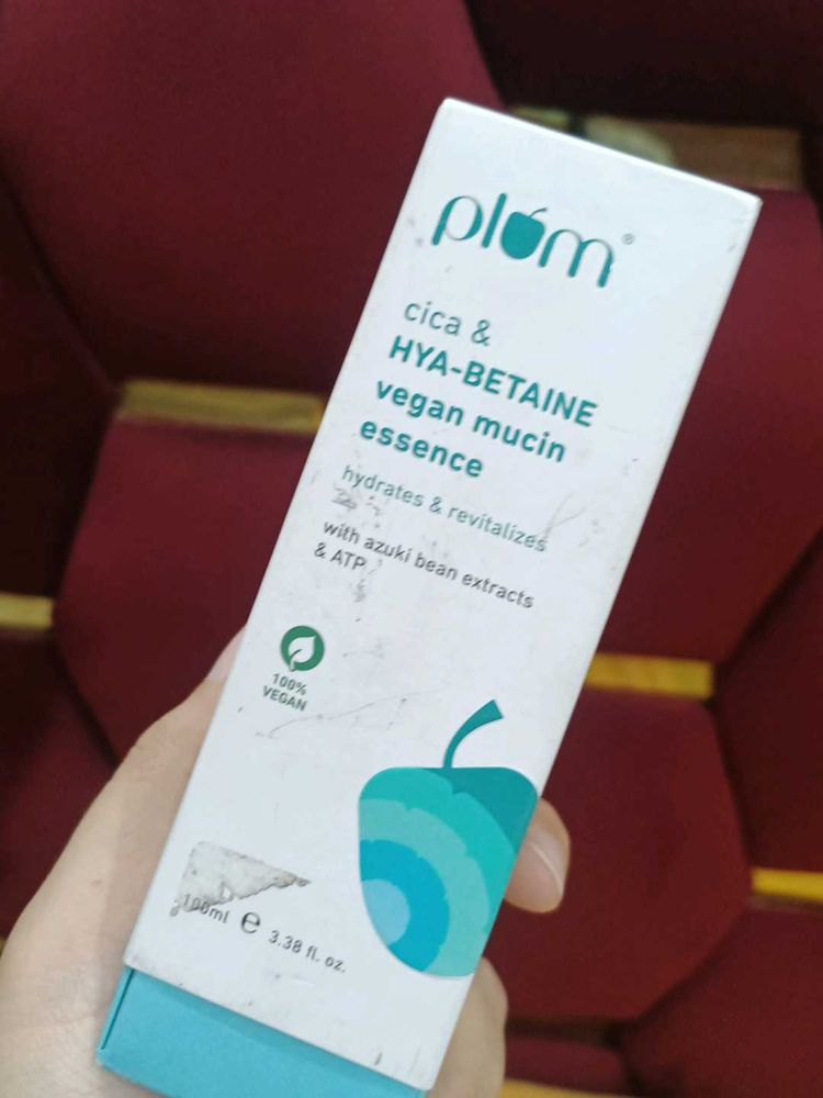 Plum Cica &amp; Hya-Betaine Vegan Mucin Essence