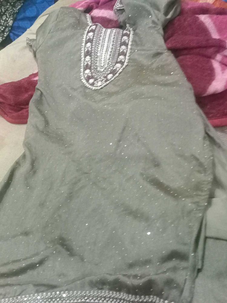 Embellished Kurta Set