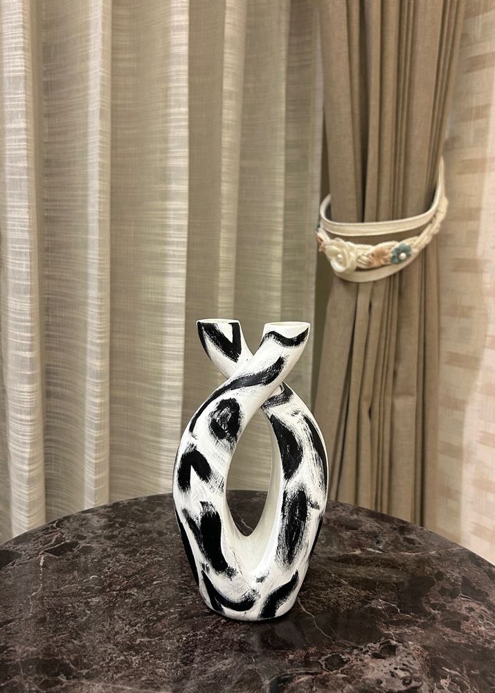 Unique Black &amp; White Abstract Vase