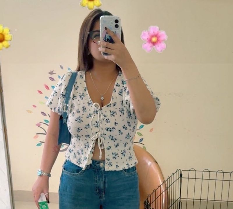 Cute Floral Print Tie-Up Top