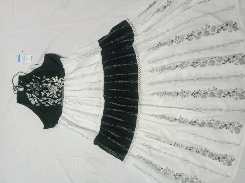 halter neck White &amp; Black Floral Dress