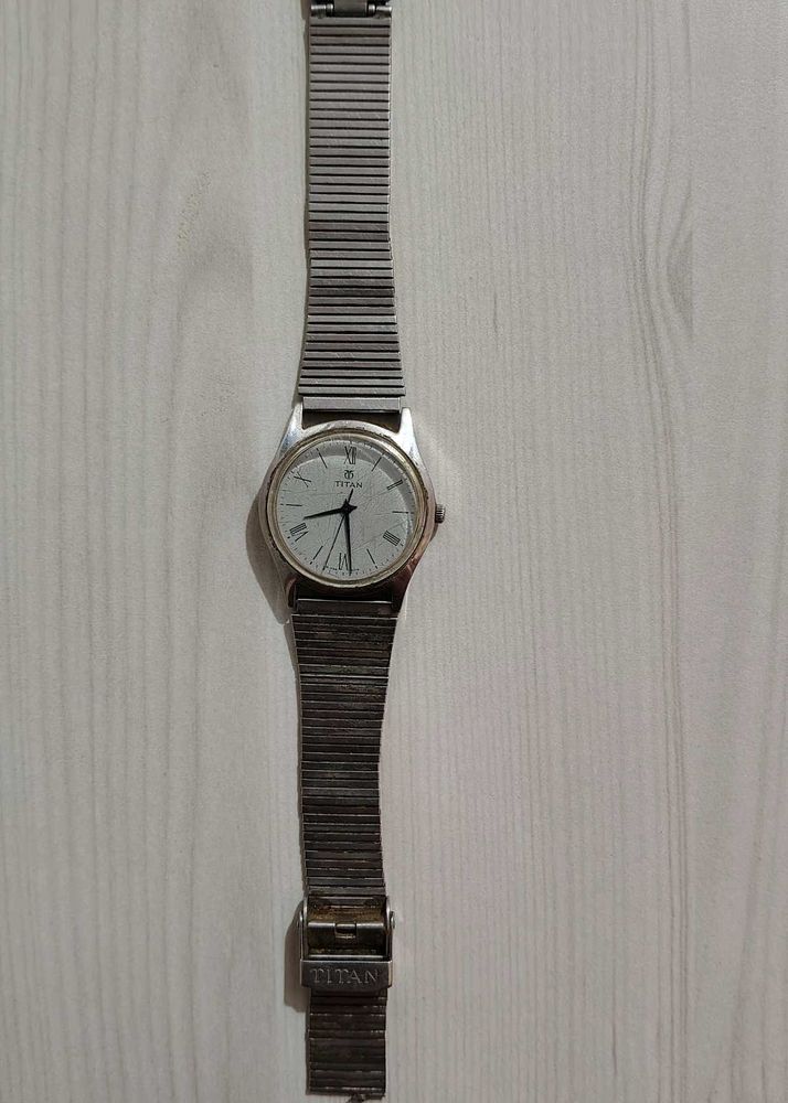 Antique Titan Analog Watch for Women(Cell Down)