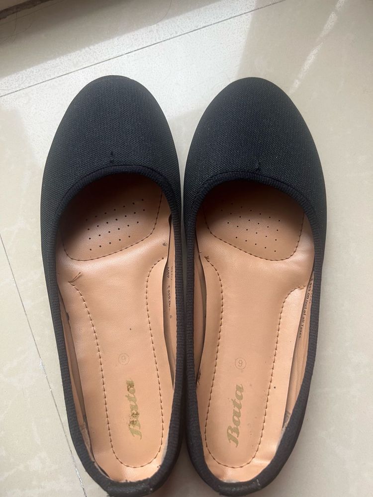 Bata Round Toe Ballerinas Flats
