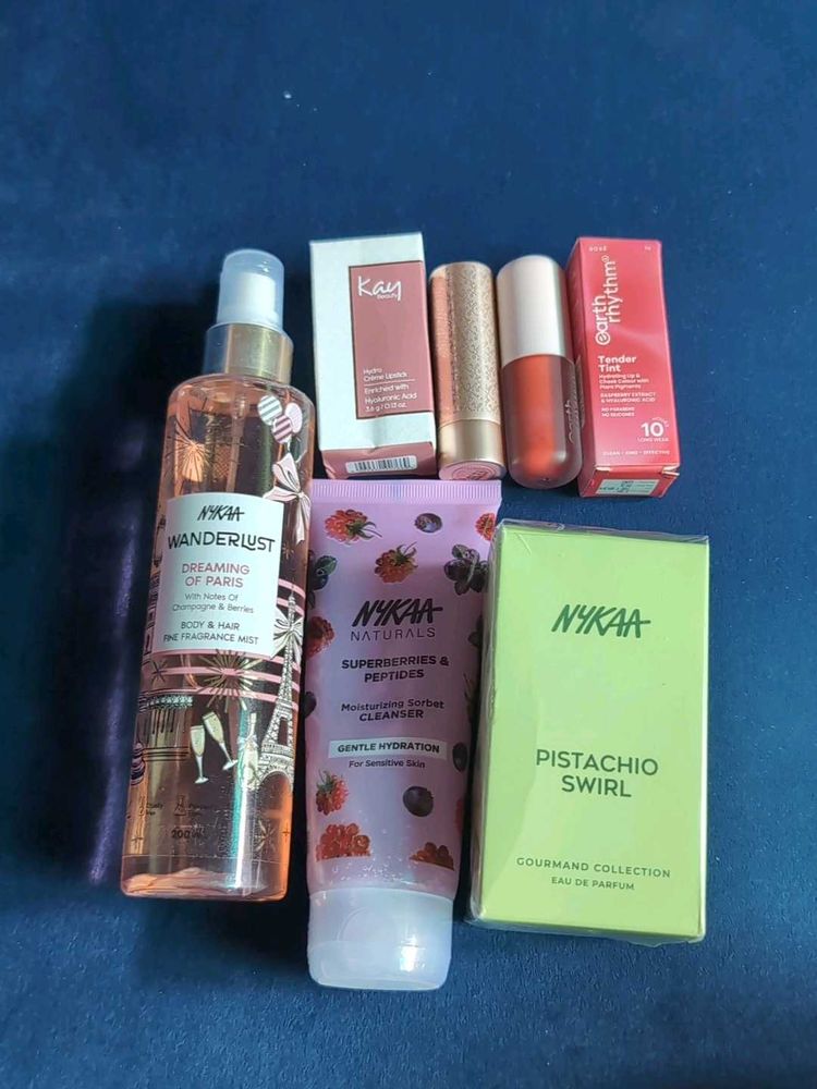 Nykaa Cosmetics Combo Set.