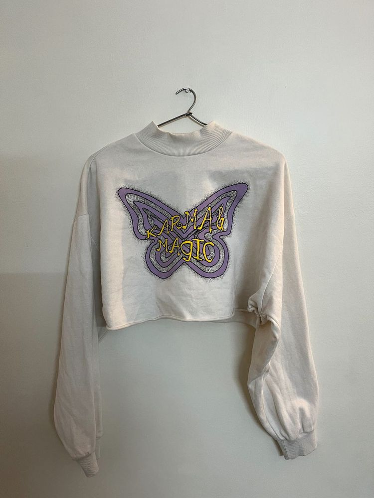 H&amp;M Butterfly Graphic Crop Sweatshirt