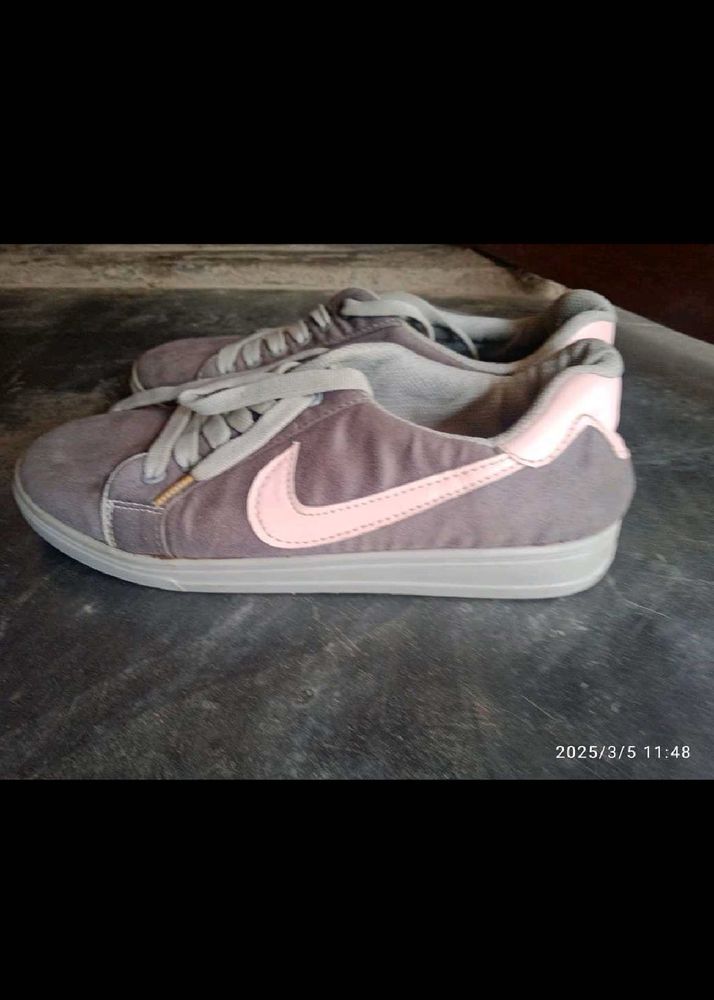 Nike Canvas Casual Shoes