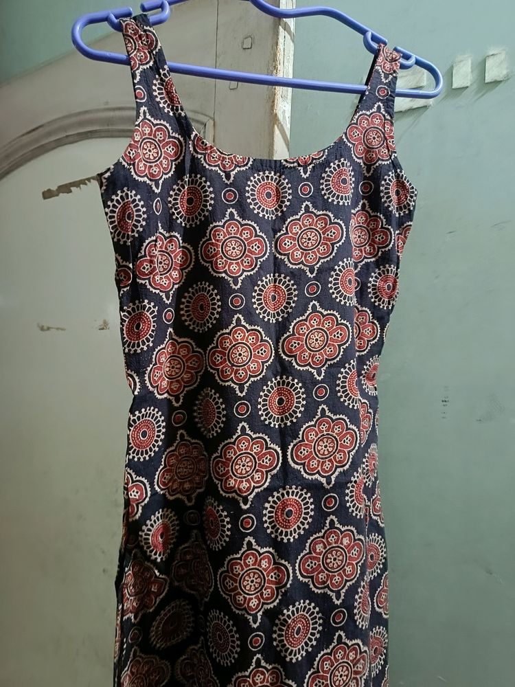 Ajrakh Print Sleeveless Kurti