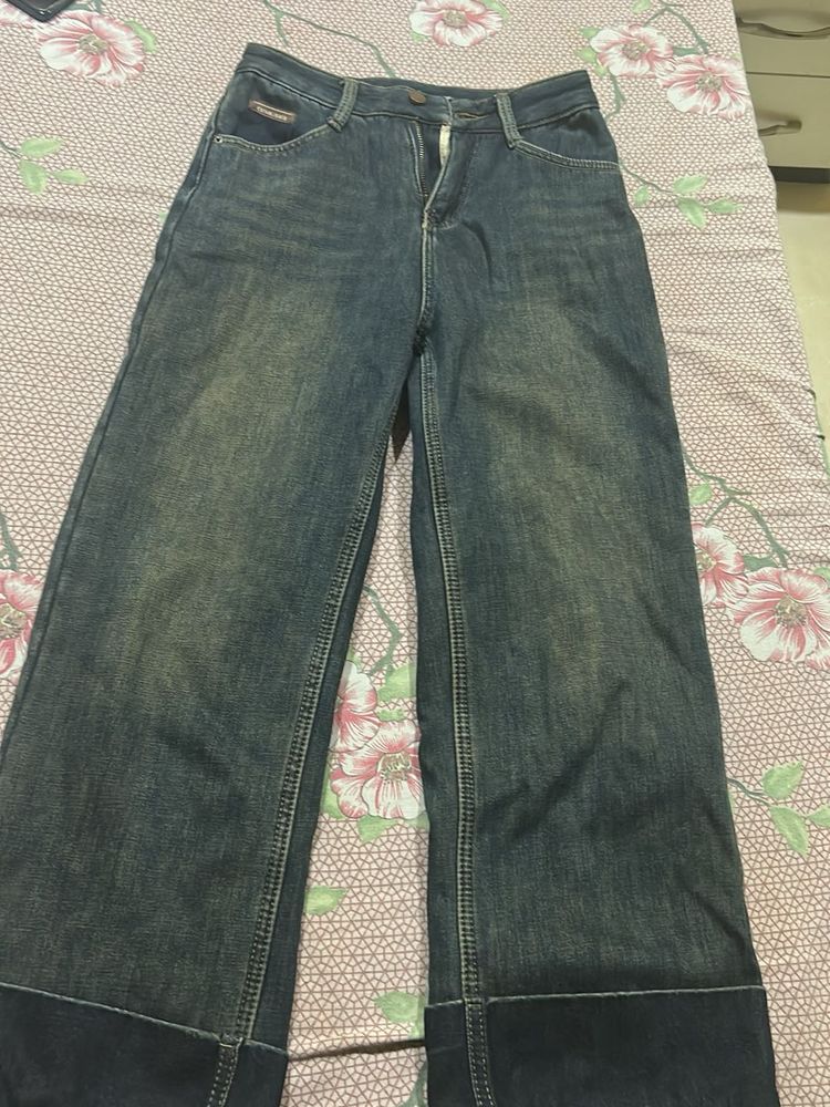 LOOT 📍📍Classic Blue Wide Leg Jeans