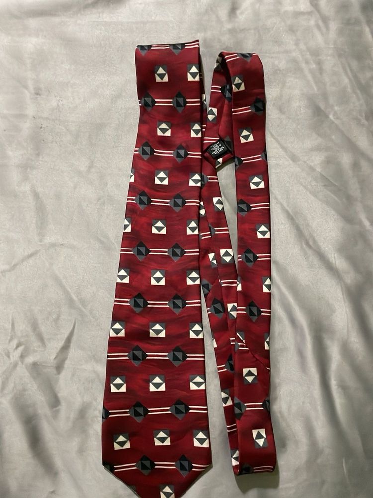 Men's Burgundy Geometric Pattern Tie