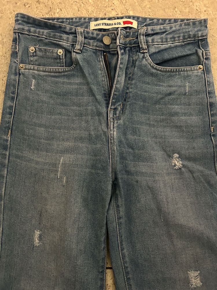 Levi's Ripped Jeans