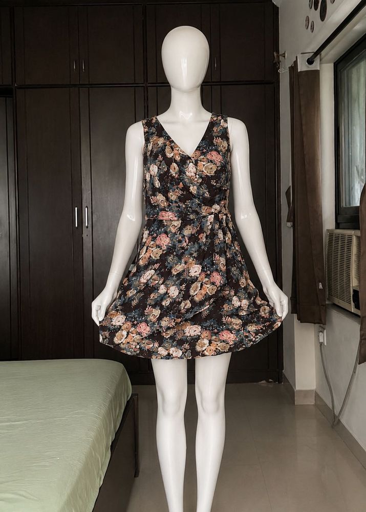 Chic Floral Print Wrap Dress