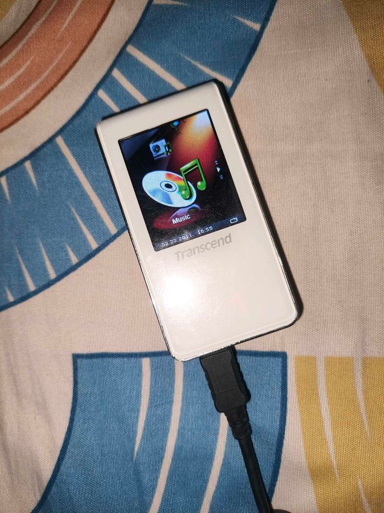 Transcend MP84O MP3 Player &amp; Recorder