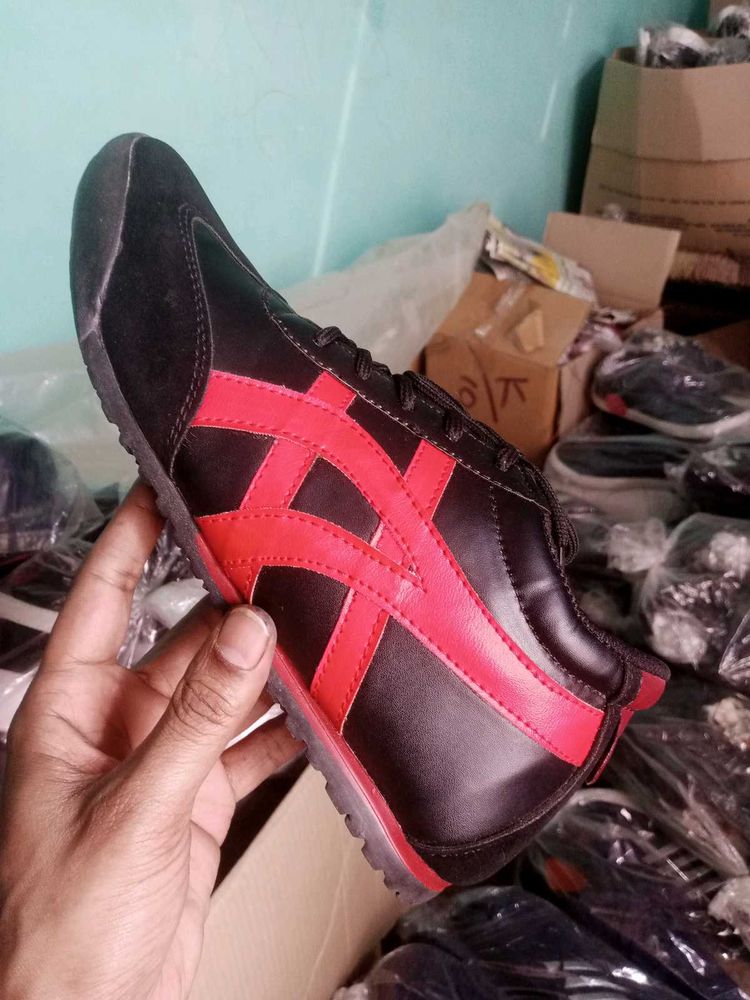 NEW NO USED SNEAKERS SHOES FOR MEN.