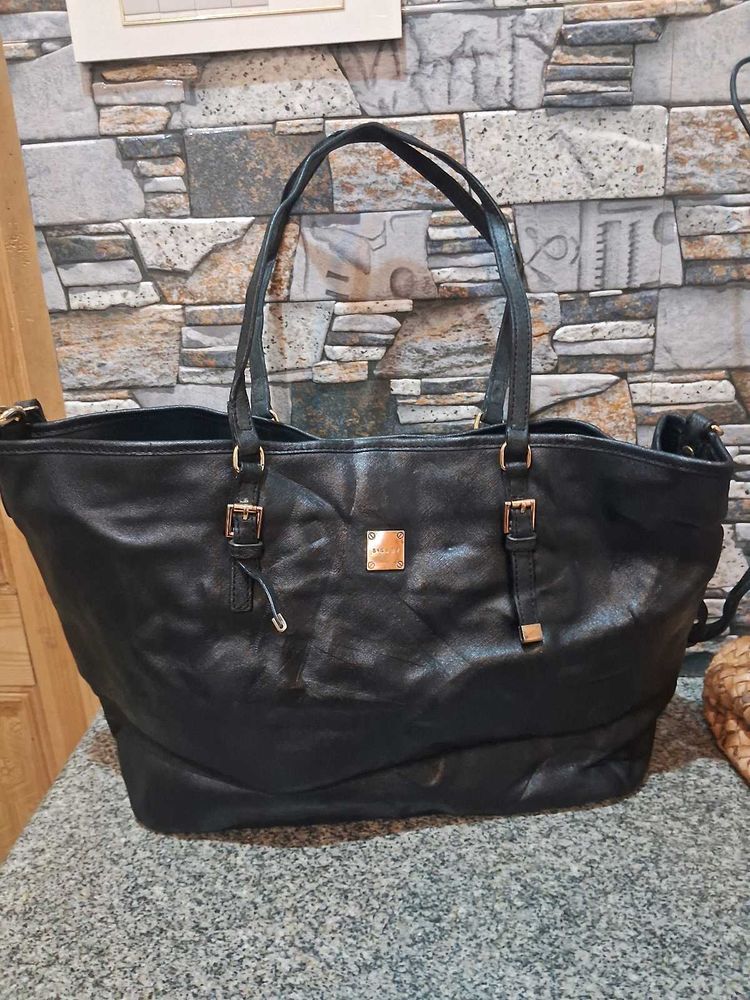 Chic Black Leather Tote Bag