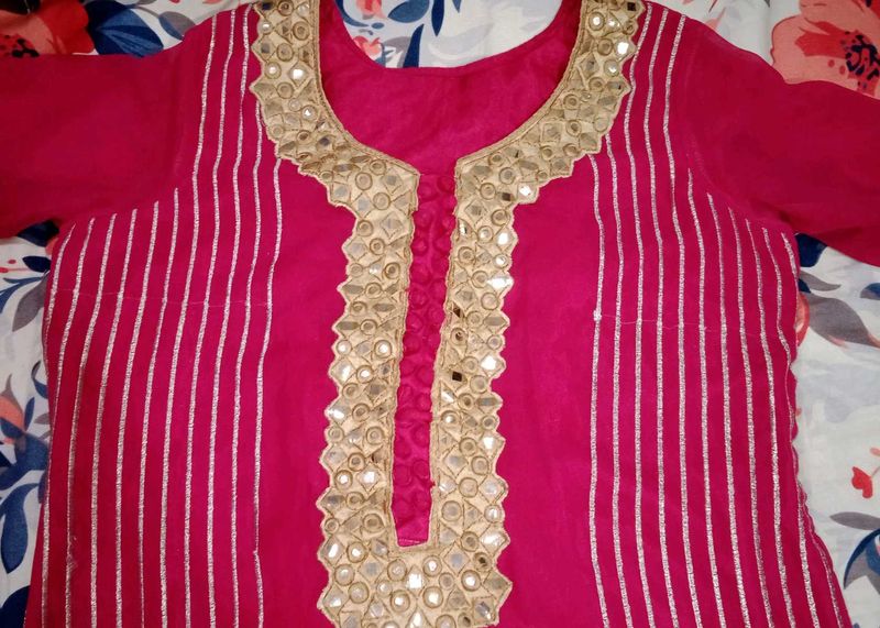 Beautiful Pink Embroidered Kurta