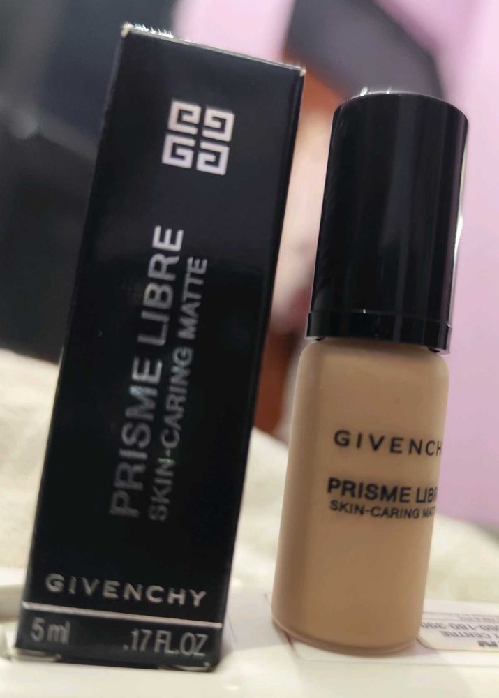 Givenchy Prisme Libre Skin-Caring Matte