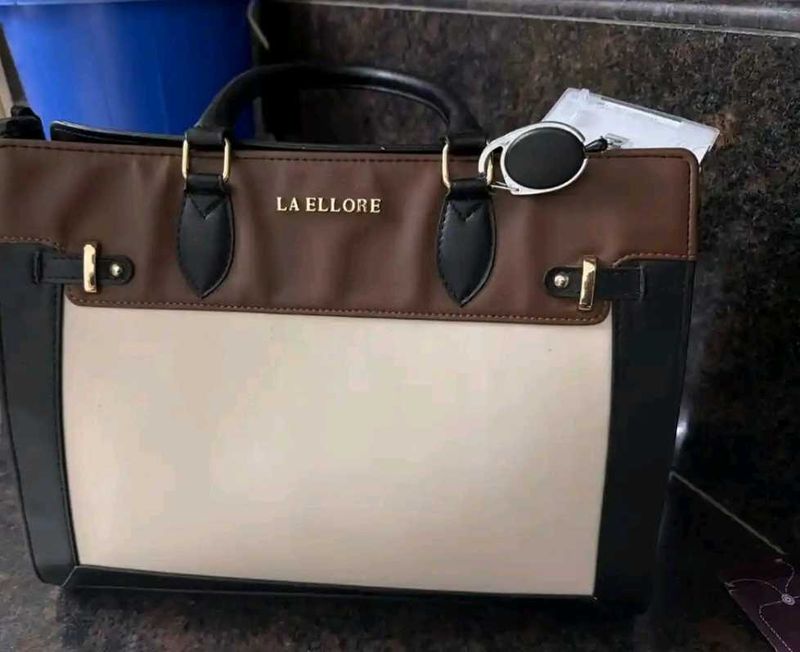 LA ELLORE Handbag