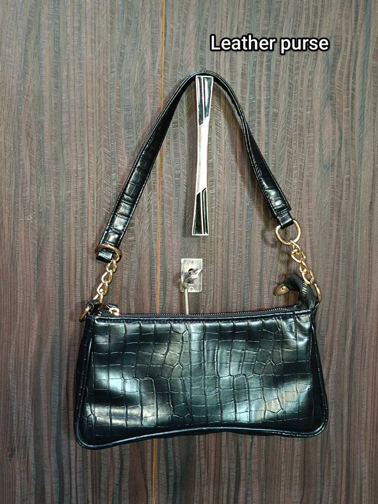 Chic Black Croc Embossed Shoulder Bag