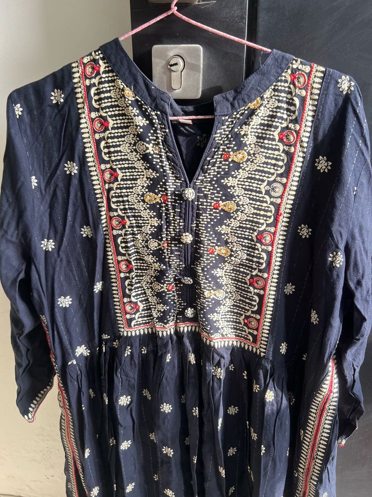Elegant Navy Embroidered Kurta