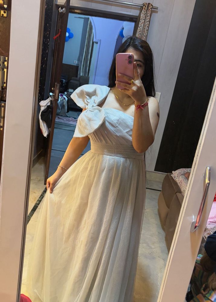 Elegant One-Shoulder Tulle Gown