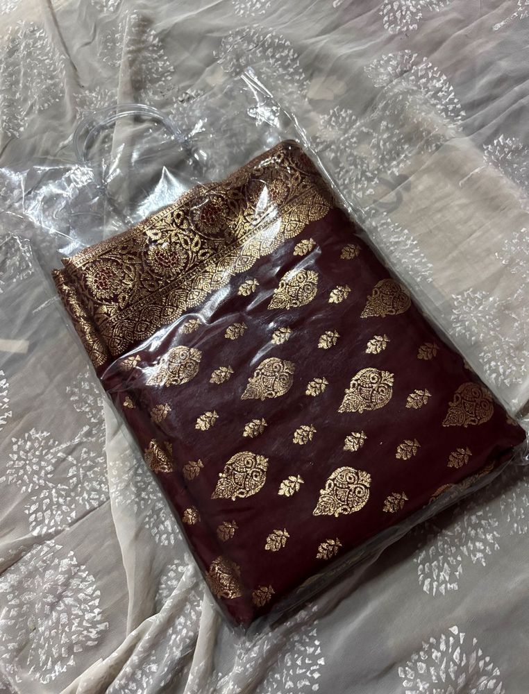 Maroon Banarasi Saree with Gold Weave(women’s)