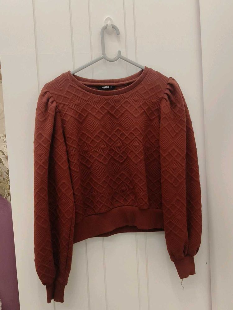 sweatshirt