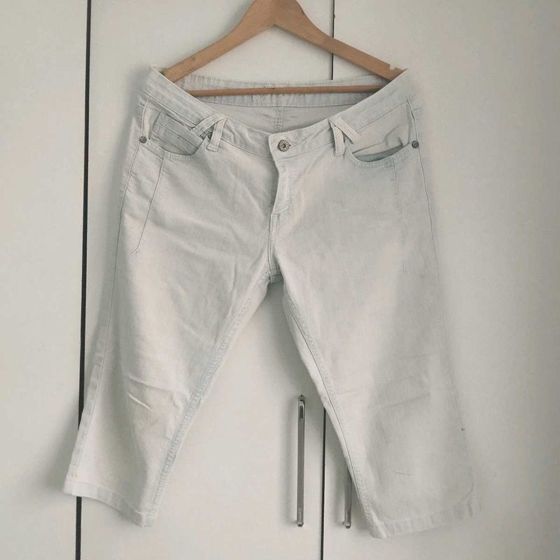 White Capri Jeans