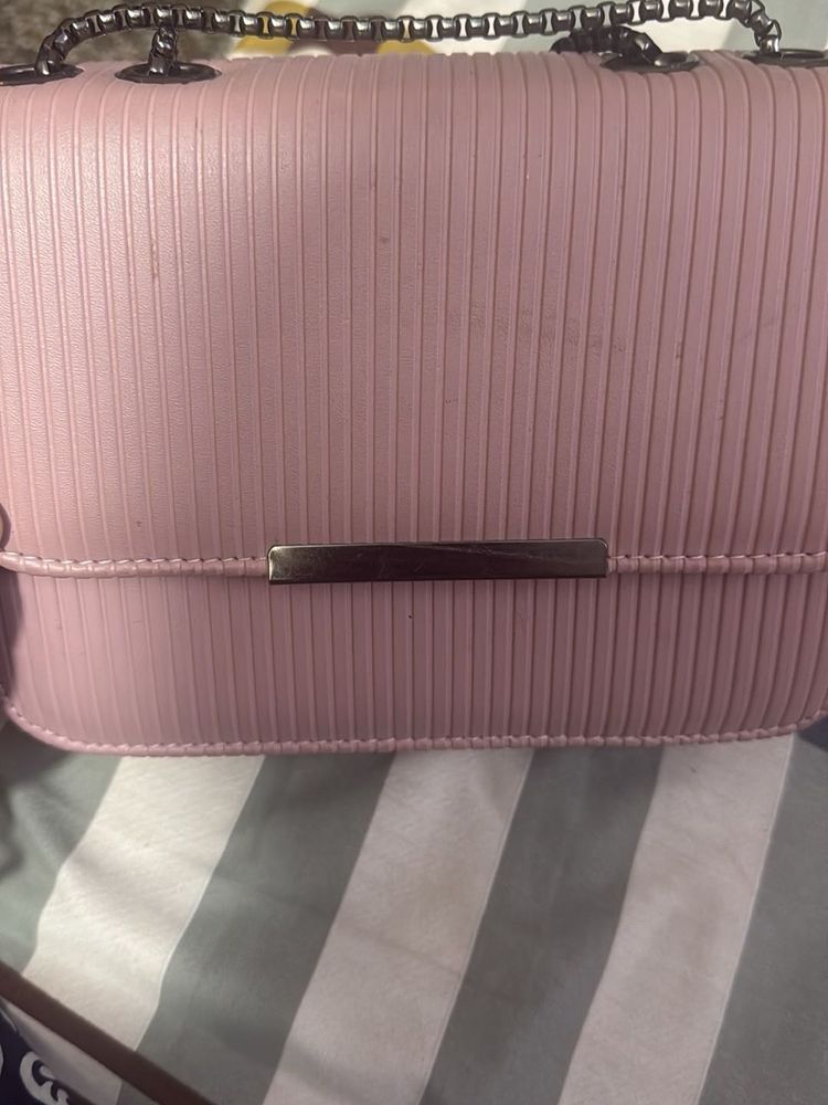 Chic Pink Chain Shoulder Bag