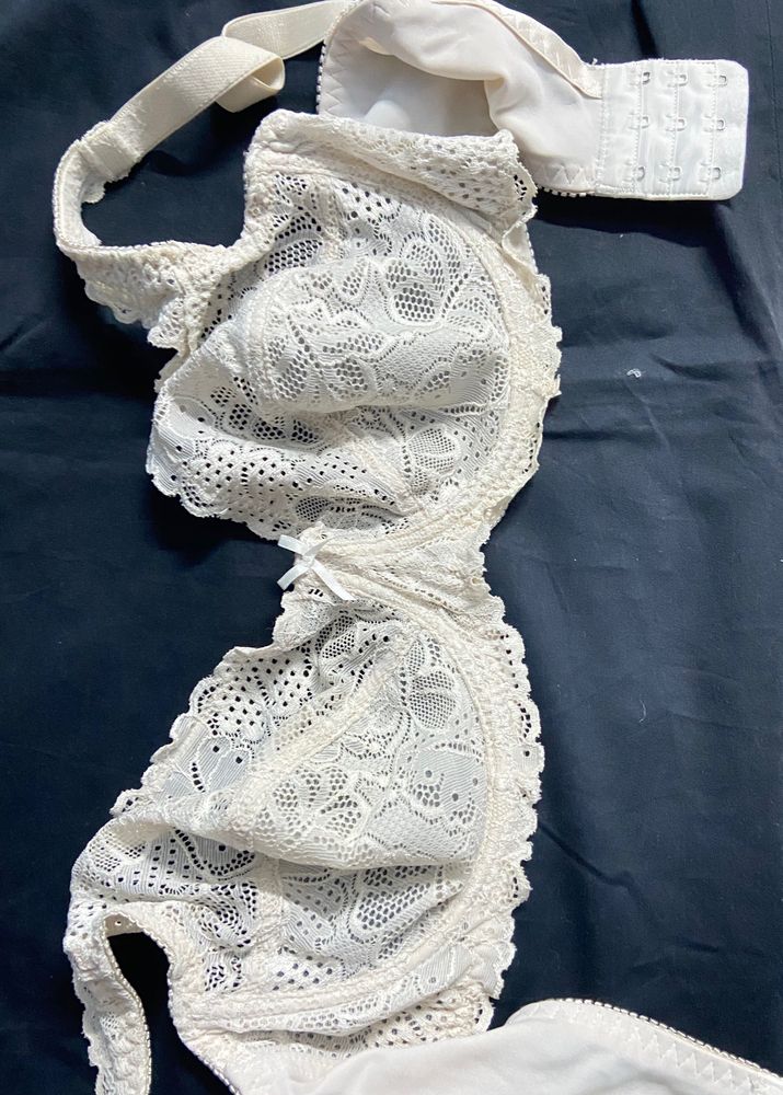 Cream Lace Full Coverage Bra