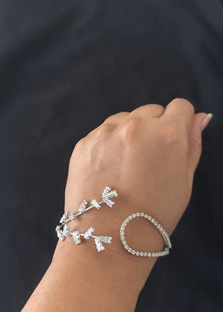 Sparkling Leaf &amp; Drop Bangle Bracelet