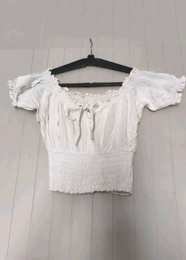 Chic white top