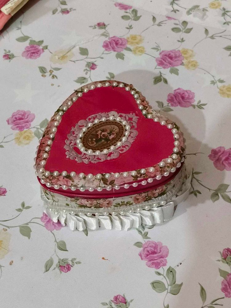 Vintage Heart Jewelry Box