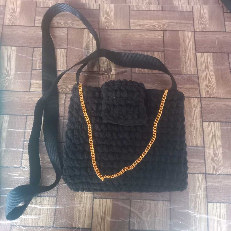 Chunky Knit Crossbody Bag with Gold Chain