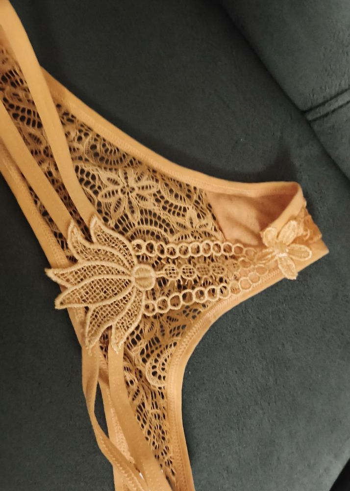 Lace cloth