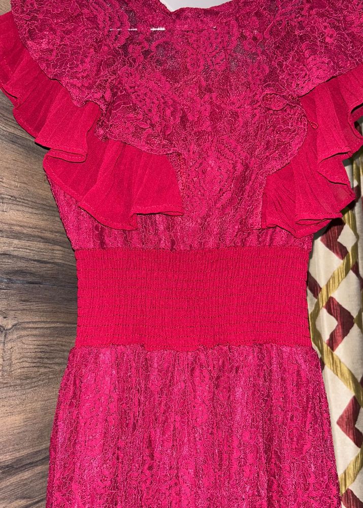 Chic Lace Ruffle Dress