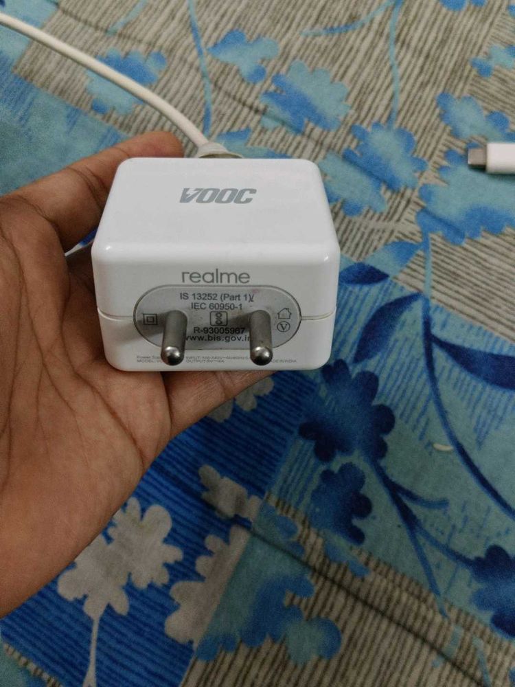 Realme VOOC Charger - Fast Charging